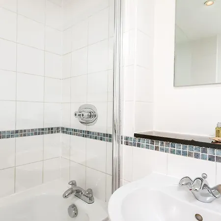 Marlin - Queen Street 4*