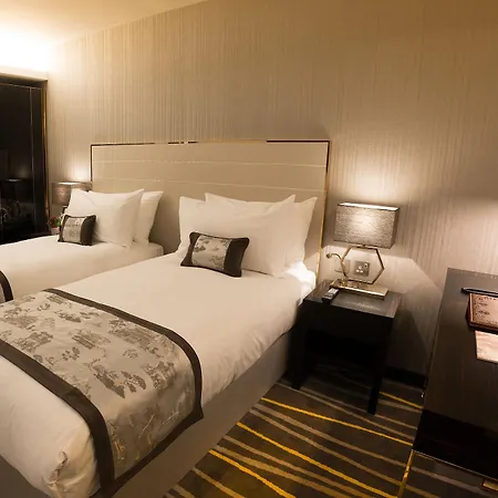 Saint Hotel 4*