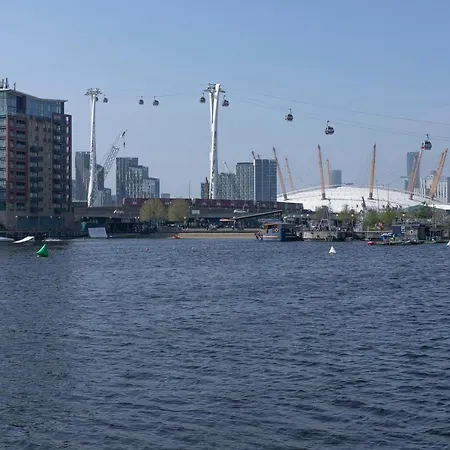 Serene Waterfront - Excel Londra