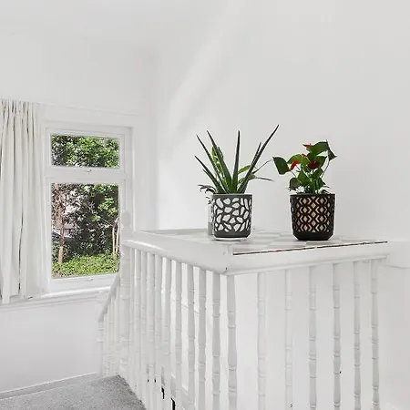 Stunning Victorian Property Near Canary Wharf! Holiday home London