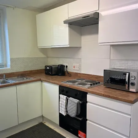 2 Bedroom Flat, 2 Minutes Walk To Bethnalgreen Station,