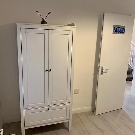 Luxury 5-Room House - Your Perfect Getaway Awaits