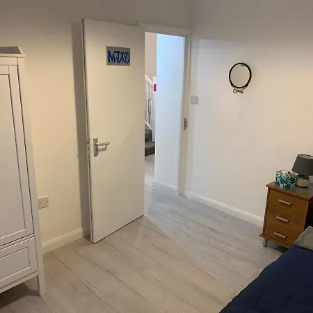 Luxury 5-Room House - Your Perfect Getaway Awaits Homestay
