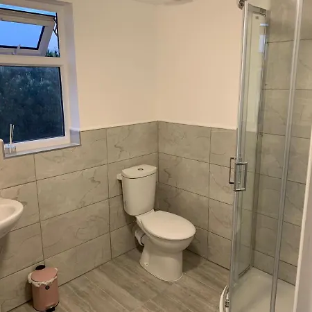 Luxury 5-Room House - Your Perfect Getaway Awaits *