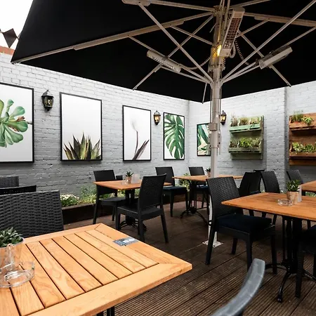 Innkeeper's London, Hotel Greenwich