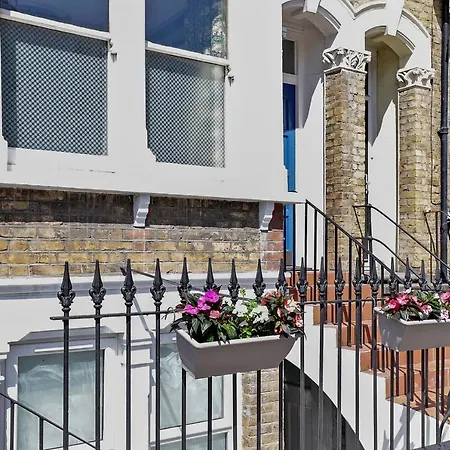 Holiday home Stunning Victorian Property Near Canary Wharf!