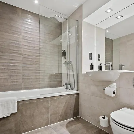 Aparthotel Roomzzz Stratford Londra