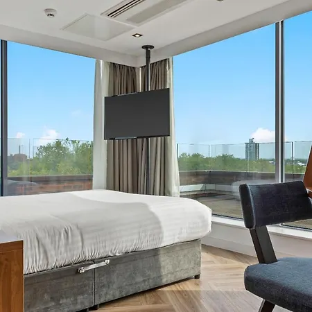 Aparthotel Roomzzz Stratford