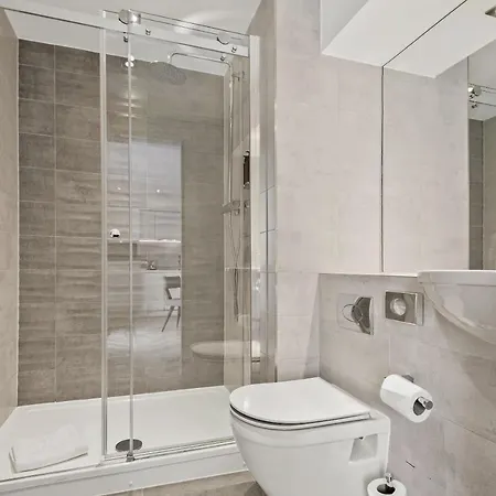Roomzzz Stratford Londra
