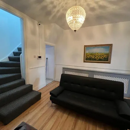 Apartment Entire Luxury 4 Bedroom Victorian House With 2 En-suite - Forest Hill, *