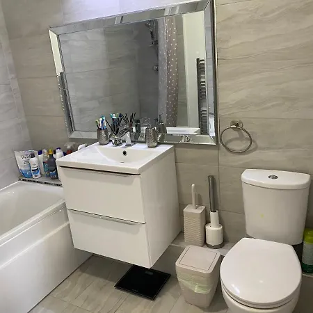 Appartement Modern 2 Bedroom Flat With Sky Tv & Free Parking Dagenham