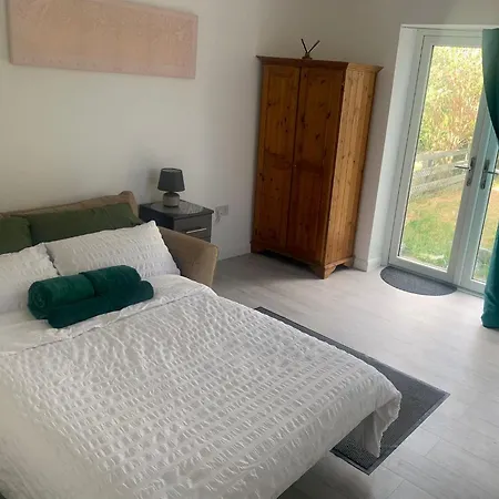 Luxury 5-Room House - Your Perfect Getaway Awaits Homestay