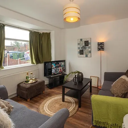 4 Bedrooms,2 Bathrooms House With Free Parking * Plumstead (Greater London)