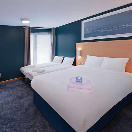 Travelodge Airport 3* London