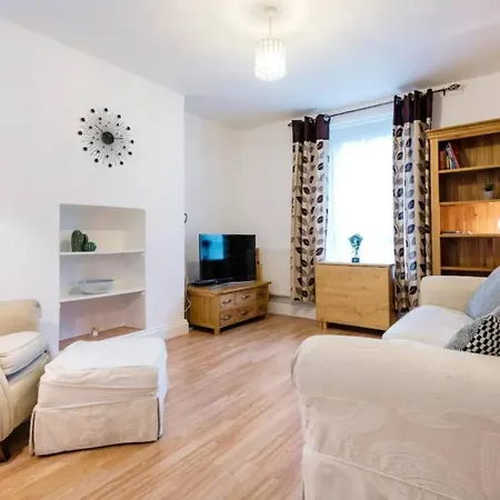 Fabulous 2 Bedroom In Bridge Apartment London