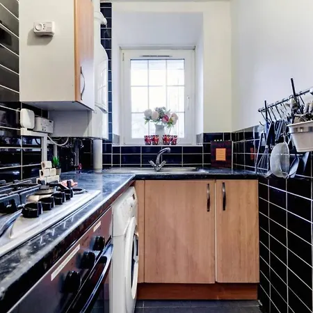 Fabulous 2 Bedroom In Bridge Apartment London