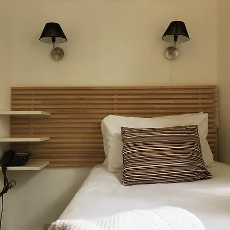 Dockside Hotel 3*