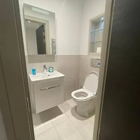 Apartamento Monthly Stays 1bed Serviced Studio Free Wifi & Netflix Whitechapel Perfect For Solo & Coupled Guests *