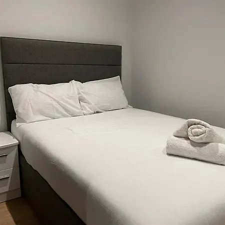 Monthly Stays 1bed Serviced Studio Free Wifi & Netflix Whitechapel Perfect For Solo & Coupled Guests Apartamento Londres
