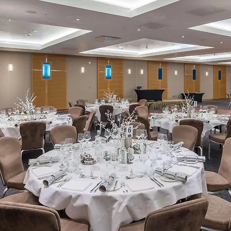 Hotel Hilton Canary Wharf 4*