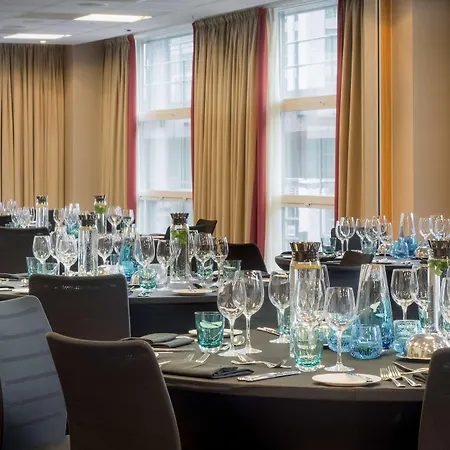Hotel Hilton Canary Wharf 4*