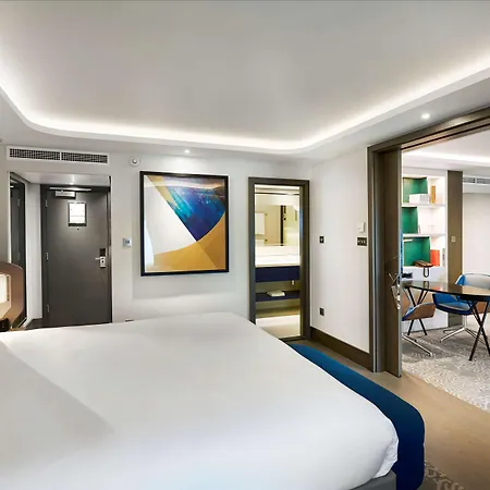 Hilton London Heathrow Airport