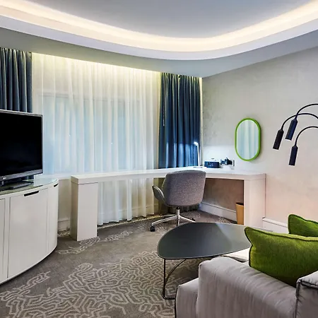 Hotel Hilton London Heathrow Airport 4*