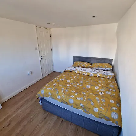 Mile End Budget Guest house *
