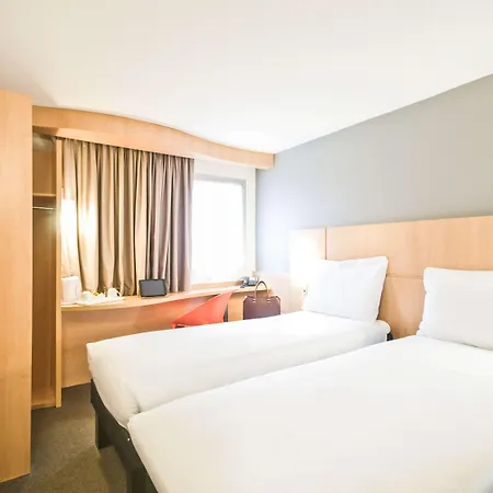 Ibis London Heathrow Airport 3* Hillingdon