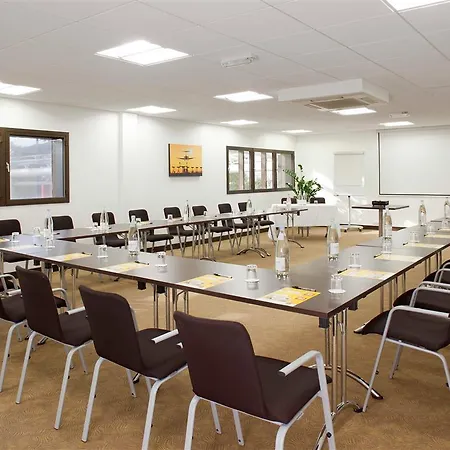 Ibis London Heathrow Airport 3*