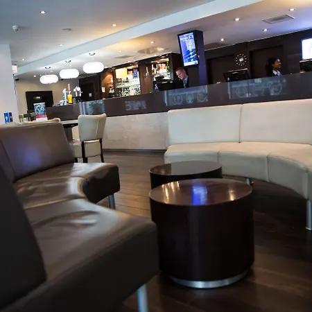 Express Stratford By Ihg Hotel
