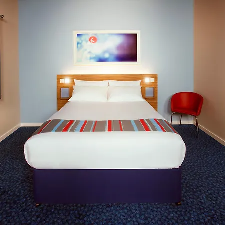 Travelodge Road Hotel 3*