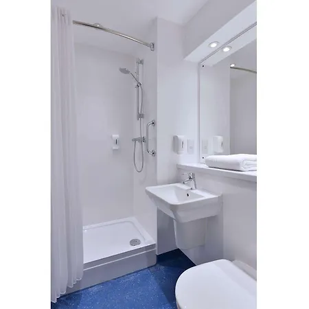Travelodge Road Hotel 3*