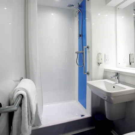 Travelodge Road Hotel