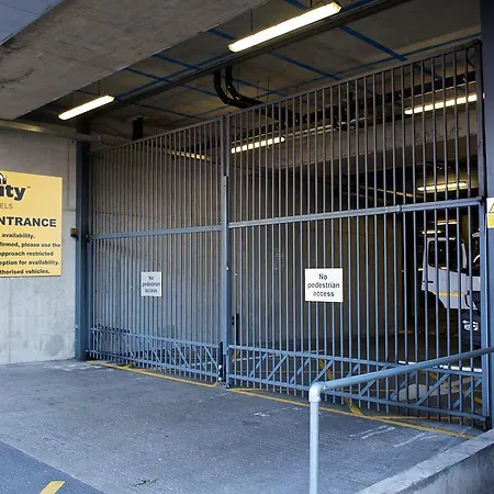 Staycity London Heathrow Aparthotel Hillingdon