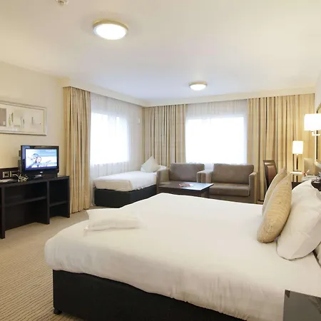 Doubletree By Hilton London Heathrow Airport