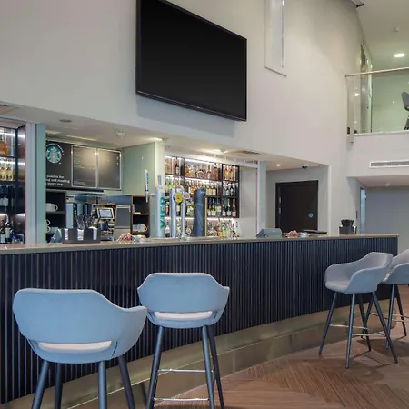 Doubletree By Hilton London Heathrow Airport