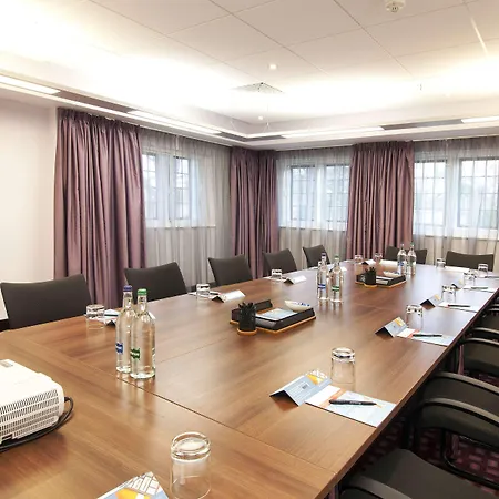 Doubletree By Hilton London Heathrow Airport Hotel