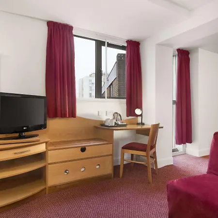 Waterloo Hub And 3* London