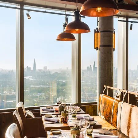 Novotel Canary Wharf 4*
