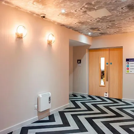 Hotel Ibis Styles London Heathrow Airport