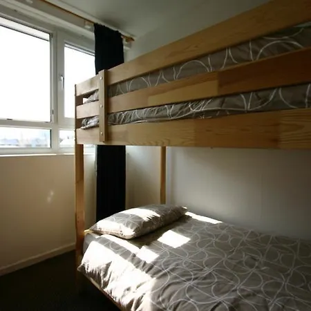 Lettingeasy - Brownfield Guest house London