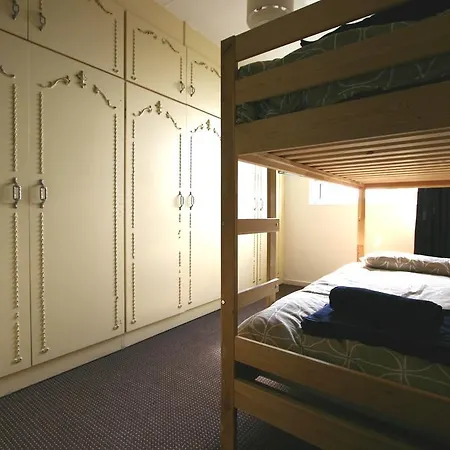 Lettingeasy - Brownfield Guest house *