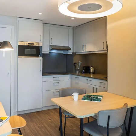 Adagio Stratford 4*