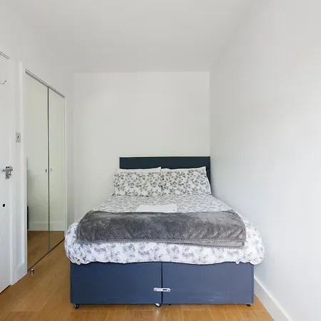 Apartment Bright & Welcoming Garden Flat Sleeps 6 In Style *