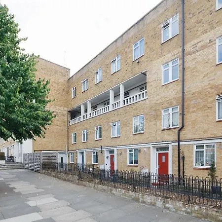 Apartment Bright & Welcoming Garden Flat Sleeps 6 In Style