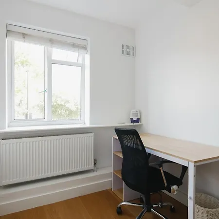 Bright & Welcoming Garden Flat Sleeps 6 In Style *