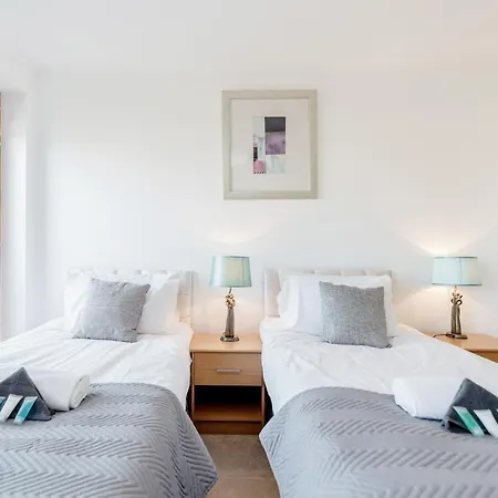 Apartment Premium Excel 3 & 2 Bedrooms London