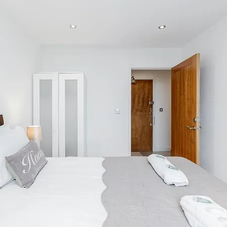 Apartment Premium Excel 3 & 2 Bedrooms *