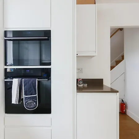 Apartment Bright & Welcoming Garden Flat Sleeps 6 In Style London